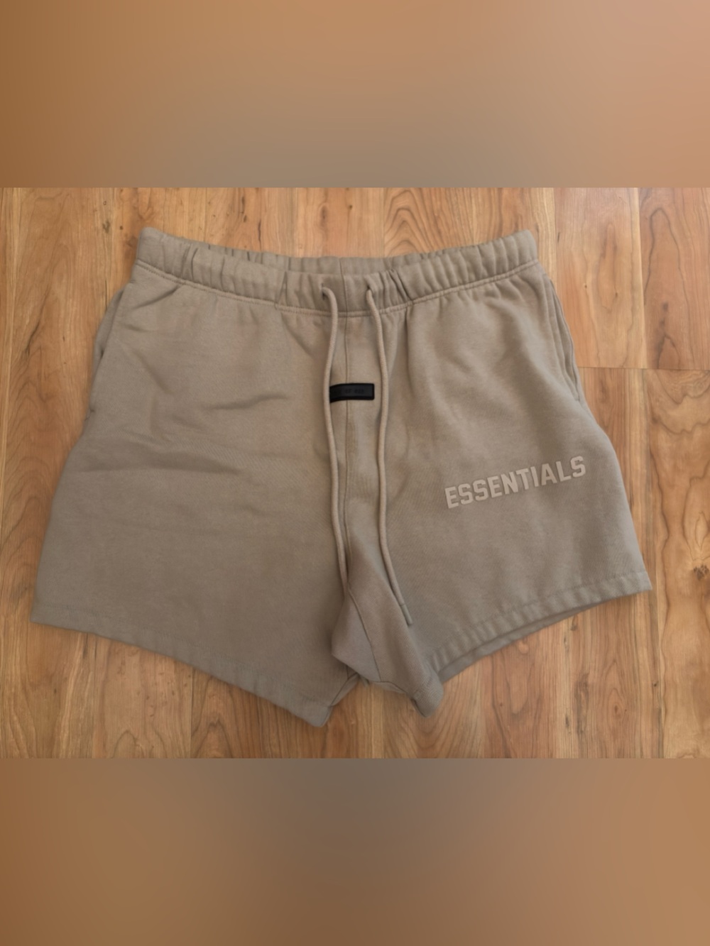 Fear of God ESSENTIALS Men’s Large Beige Casual Shorts SS2023